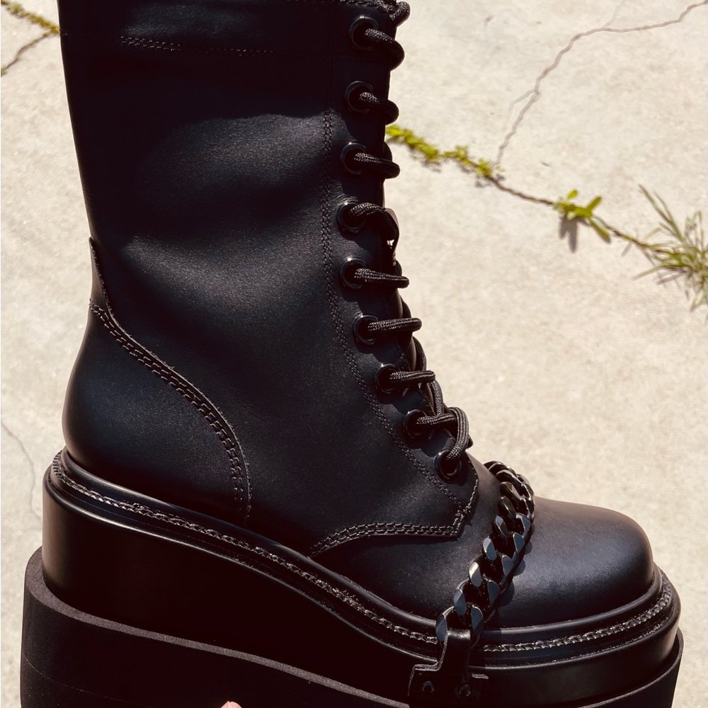 D’Amelio Black leather platform boots with a punk vibe - Picture 9 of 9